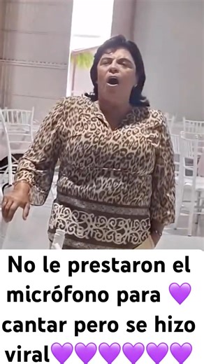 Woman goes viral after asking for a microphone to sing and being refused, but nothing stopped her.