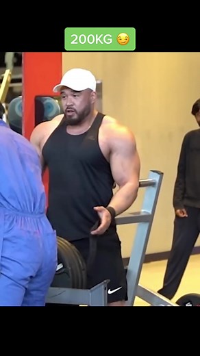 Gym Cleaner Weightlifting Prank - Anatoly's 200kg Clean!