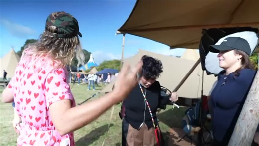 Celebrity contacts? Ruby has plenty. The connections she made with us, priceless…..Last week I had dinner at Ruby Wax’s house and I’m still smiling about it.I first met Ruby at the Big Retreat… | Frankie James | 12 comments