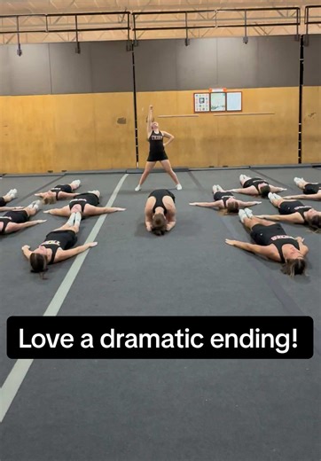 There’s nothing like a unique and powerful ending! Bring on the drama!!! Just a quick highlight from our power performance practice with Thornapple Kellogg Varsity! #cheertok📣 #cheer #choreography #CompetitiveCheer #varsity