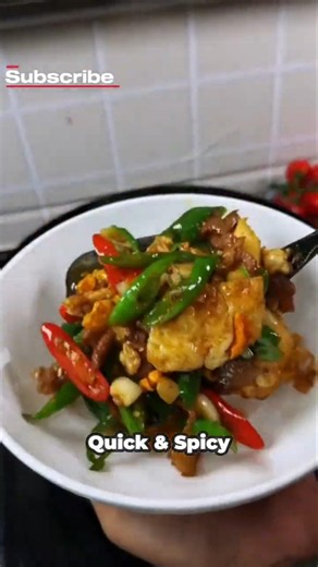 Quick & Spicy Pork Egg Stir Fry | Crispy, Juicy & Ready in Minutes! #cooking #crispyribs#chinesefood