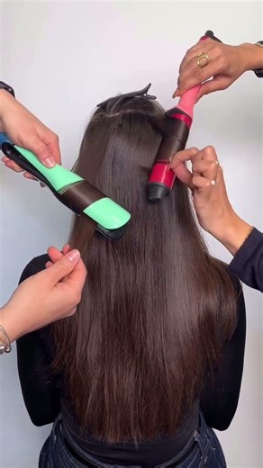 Le lisseur ghd chronos max vs. le boucleur ghd chronos max wand. Quel résultat préférez-vous ? 💬