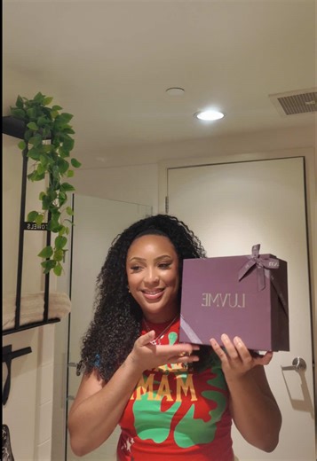 Pt. 1 Unboxing my @Luvmehairshop wig 🫶🏾 Stay tuned for the install video ✨ #luvmehair #luvmewigs #wig #gluelesswigs #lacewigs