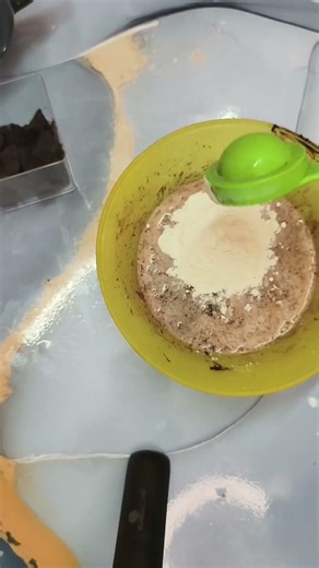 Instant brownie.. Best when serves hot with icecream 🍨