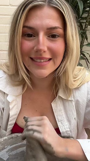 Jessie (@jessiegotmessy)’s videos with original sound - Jessie