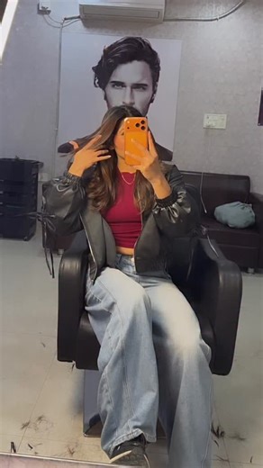 Aarti Sahu on Instagram: "Hamare par bf ni h to kya hua ? Dost k pas to hai n 😁"