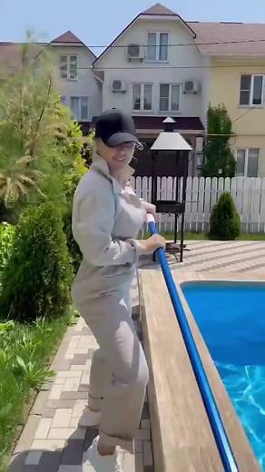 Effective Swimming Pool Cleaning Techniques