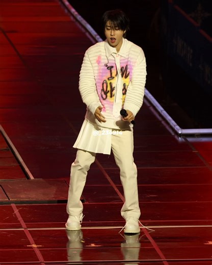 NOW YOU CAN FINALLY UNDERSTAND THIS TWEET DAMN fjdkdkd I don't know what yall 2.2k people saw tho LMAO