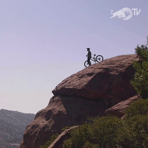 The Red Bull Rampage collection is here! 👔 Take a look at the official 2019 merchandise via the link below or check out Red Bull Shop for more 👇 | Red Bull Bike