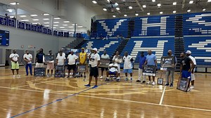 Sharpened by Irons: Vashon’s Floyd Irons celebrated by former players