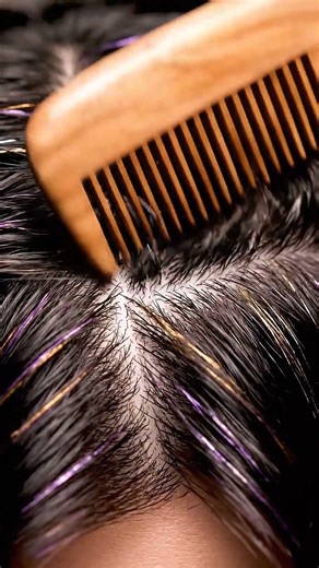 [ASMR] Combing Crown with Wooden Comb + Colored Threads — threads weave a subtle star | 5s Loop