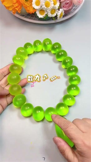 Transforming Water Balloons into Sunburst Roses & Crystal Grapes