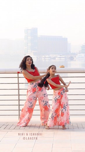 Our attempt on this foot tapping song for which we got a lot of requests. Hope you all enjoy this. Have a happy Sunday! ❤️ Beautiful outfits by @Fluttertales Lovely song by @sachetparamparaofficial @sachettandonofficial @paramparatandonofficial #malangsajna #niviandishanvi #sachetparampara #momdaughterdance #momdaughterlove #momdaughtertwinning #meandminime | Nivi & Ishanvi