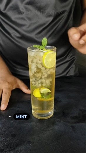 Minty Whisky Fizz 🥃 | Whisky Cocktail with Appy Fizz | Easy Refreshing Drink #shorts