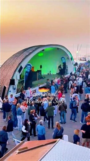 Westerland SyltDies ist Deutschlands Luxusinsel.Und ein wunderschöner Blick auf den Sonnenuntergang.