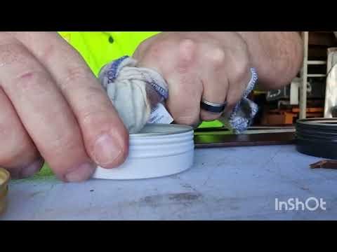 Bulling and polishing a Sam browne belt using Saphir Pâte De Luxe and Amiral Gloss.