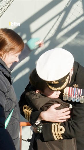 HMS Dauntless arrives back home in Portsmouth and greeted by friends and family 🫂 Its naval deployment of 2025 ends this weekend, with more than 2,000 military personnel – sailors, soldiers, aviators, Royal Marines, and civilians – back from their eight-month mission to the Indo-Pacific 🌍 #militaryhomecoming | BFBS Radio