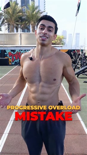 🚫The Biggest Progressive Overload Mistake If you are always doing 10 reps in the gym, STOP! Increase the weight until you can only do 6 or 7 repetitions. Then stay with that new weight until you build your strength to 10 repetitions again. This is also known as progressive overload. Too many people just go through the motions in their training without actually challenging themselves Don't hold back your muscle growth potential💪🏼 | iWannaBurnFat