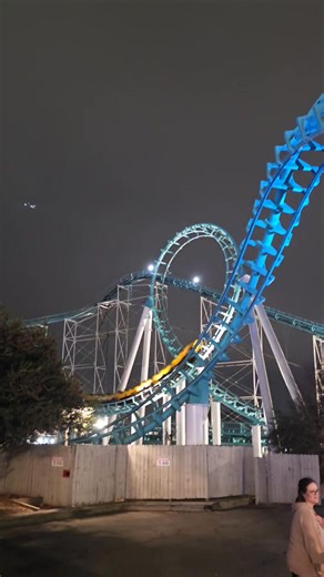 Carolina Cyclone WinterFest 2025 🌪 #Carowinds #winterfest #rollercoaster #carowindsfans #winter #amusementpark #sixflags #fyp #reels | Carowinds Fans Only