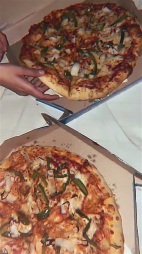 pizza 🍕😋 #yummmmy #shortvideo #foodie #pizzatime
