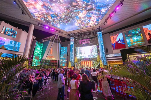 Distrito T-Mobile, bMedia partner to market venue’s 19 LED screens - News is My Business