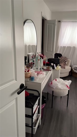 are you sat? It’s a 6min one 🫦 #cleaning #cleanwithme #cleantok #asmrsounds #clean p.s. I’m always getting surprises at my door when I film these lol 🤍 @Morphe Cosmetics