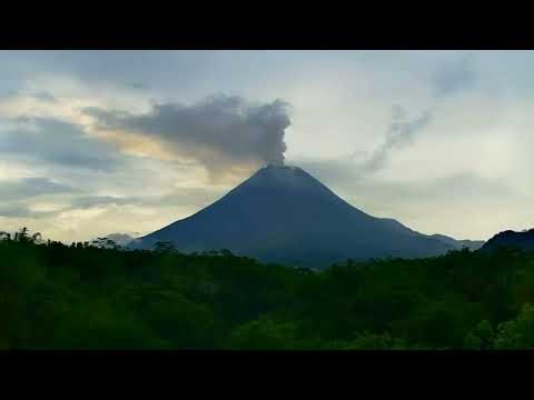 GUNUNG MERAPI ERUPSI 20 NOVEMBER 2025