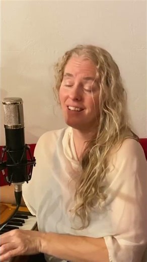 Miracle Mantras: Love Only Loves