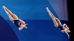 U.S. divers Sarah Bacon, Kassidy Cook win silver in synchro