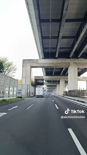 愛知県の魅力を探る：道と風景の旅