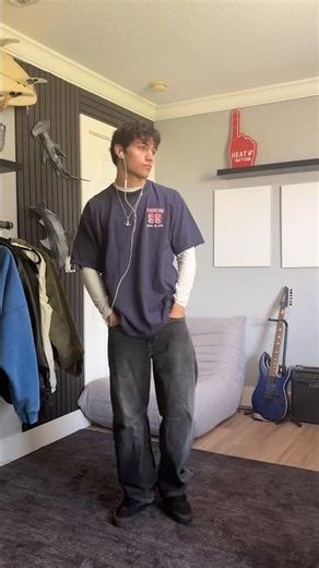 I’m coming through ur window #outfit #2000s