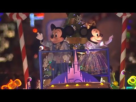 Mag Mile Lights Festival parade brings the holiday spirit to Chicago