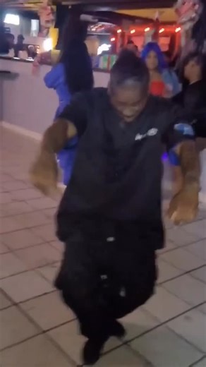 #ThaEastCideWalk’R on Instagram: "What it do, what i said say I can get my walk on 2 just about anything with A Good Beat, A an the Bay has a Good Beat that can walk to 🤔 so here is a alil something shoutout @turftalk01 for this one I remember coming home from prison and my lil Cuzzo and my sister had me tune in 🫡 . lol I didn’t No pill , I don’t know what Cuzz was talking unless he was talking about the hyphy movement 🤷🏾‍♂️🤣 I had some Remy vsop and a blunt. But I was turned up shoutout to