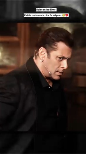 Salman Khan 🔵 | Salman reaction pahile Mata Pita.😂❤️ @beingsalmankhan #salmankhan #salmankhansmile #salmankhanfans #bhaijaan #bigboss #reaction #mata... | Instagram
