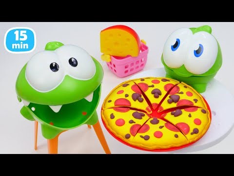 Om Nom prepares food for his guests | Toy pizza