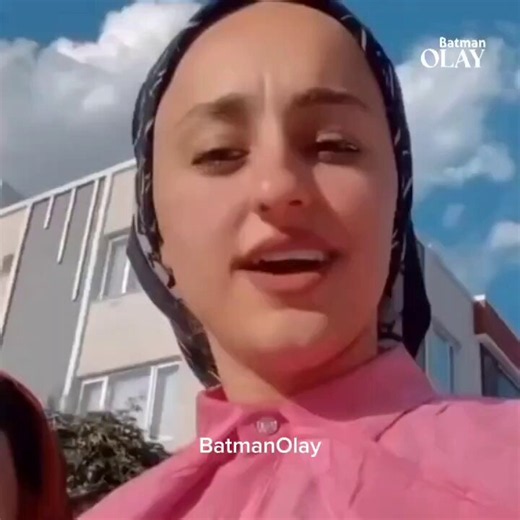 Arkadaşlar bu video çekiyorum, çünkü ölürsek....Batman’da genç kızın ölümü sevenlerini yasa boğduİddiaya göre ​Batman’da yaşayan 22 yaşındaki K.İ., yaşamına son verdi.Genç kızın daha önce kaydettiği neşeli anları ve videonun başındaki "Ölürsek" ifadesi, onu tanıyanları derin bir üzüntüye boğdu.​Çevresinde hayat dolu ve enerjik yapısıyla tanınan 22 yaşındaki K.İ.’nin ölümü, Batman’da büyük bir üzüntü yarattı. Genç kızın geçmişte arkadaşlarıyla birlikte çektiği ve "Arkadaşlar bu videoyu çekiyorum 