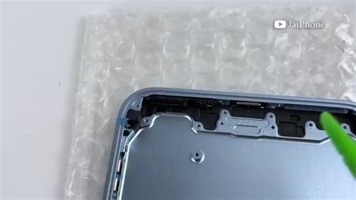 将 iPhone 7 Plus 修复，损坏的手机修复，并通过超棒的 DIY 外壳改造成 iPhone 12 系列