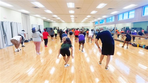 41K views · 535 reactions | I said: "ok ladies, I want you to dig deep and roll that body and let your fingers rain on you while doing it!" They did just that...Lol!! Dance: Unholy Line Dance Created by: Maurio Lampkin | And 5678 Line Dance | Facebook