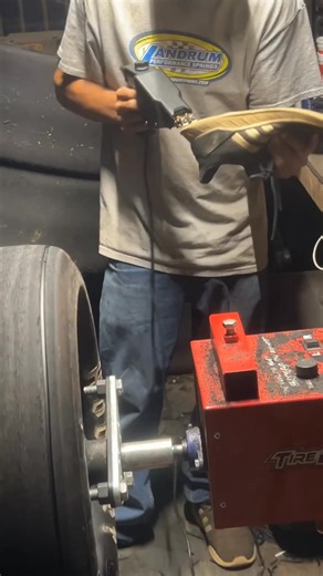 Peter traction | The infield tractor tire