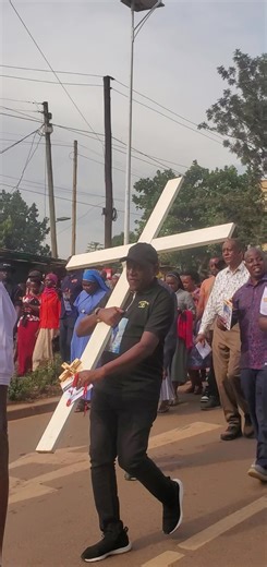 Archbishop Paul Ssemogerere is leading the Way of the Cross procession to Old Kampala Playground. This is a devotional practice where participants reflect on Christ's journey to crucifixion through 14 stations, meditating on His sacrifice and love. #yesus #fyppppppppppppppppppppppp #goodfriday #ugandatiktok🇺🇬 #fyp @Bobi Wine @National Unity Platform @Joel Ssenyonyi @David Lewis Rubongoya