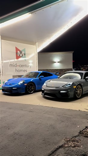 Discover the Porsche GT3 and GT4: Performance Comparison