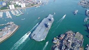 Video: Portsmouth welcomes new Royal Navy ship HMS Queen Elizabeth | Daily Mail Online