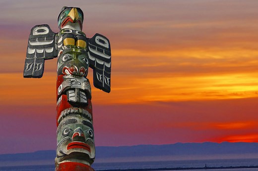 Native American Totem Animals: Origins, Totem Poles, & Meaning