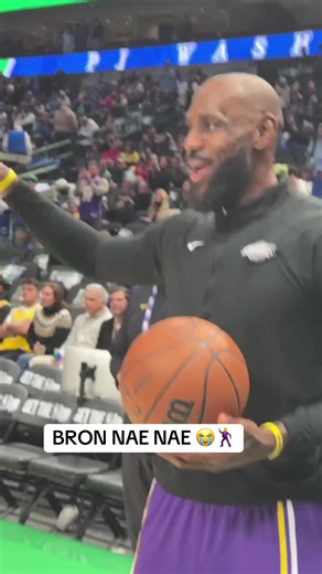 #LeBron hitting #2016 dances 😂🔥 #nba #funny #dance | lebron james