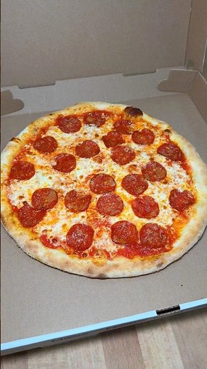 halal pepperoni pizza 🍕
