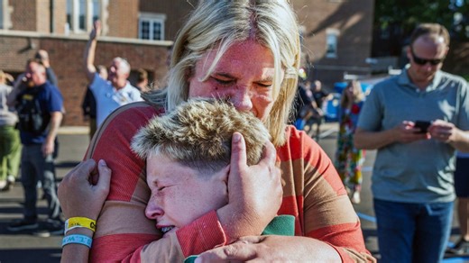 Scene is ‘intense, emotional’ in Minneapolis as community mourns shooting victims: Natasha Korecki