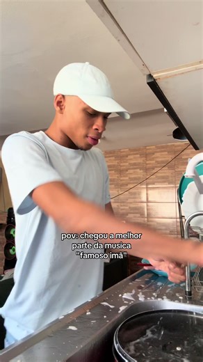 Vídeo de GB (@_gb.sant) relacionado a musicas