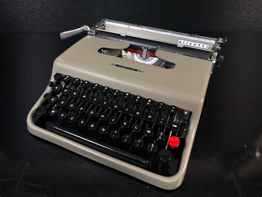Machine à écrire Olivetti Lettera 22 vintage, AZERTY, 1954. Fonctionnelle, révisée et nettoyée. État 4 étoiles. Étui inclus. - Etsy France