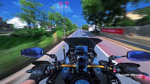 Exploring the BMW R1250GS Adventure Motorcycle | Moto小朋