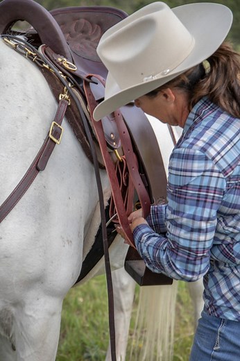 3K views · 18 reactions | Did you know that most of our saddles offer 3-way adjustable rigging? Do you know which rigging position works best for your horse and why? Our Trail Tip for this Tuesday is how to rig for Full position and for the horses and circumstances in which it works best. Stay tuned to learn about 3/4 position rigging in part 2 next Tuesday and 7/8 position rigging in part 3. How do you rig your saddle? | Tucker Trail Saddles | Facebook